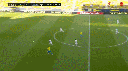 记者：西汉姆联和狼队有意利物浦边锋本-多克