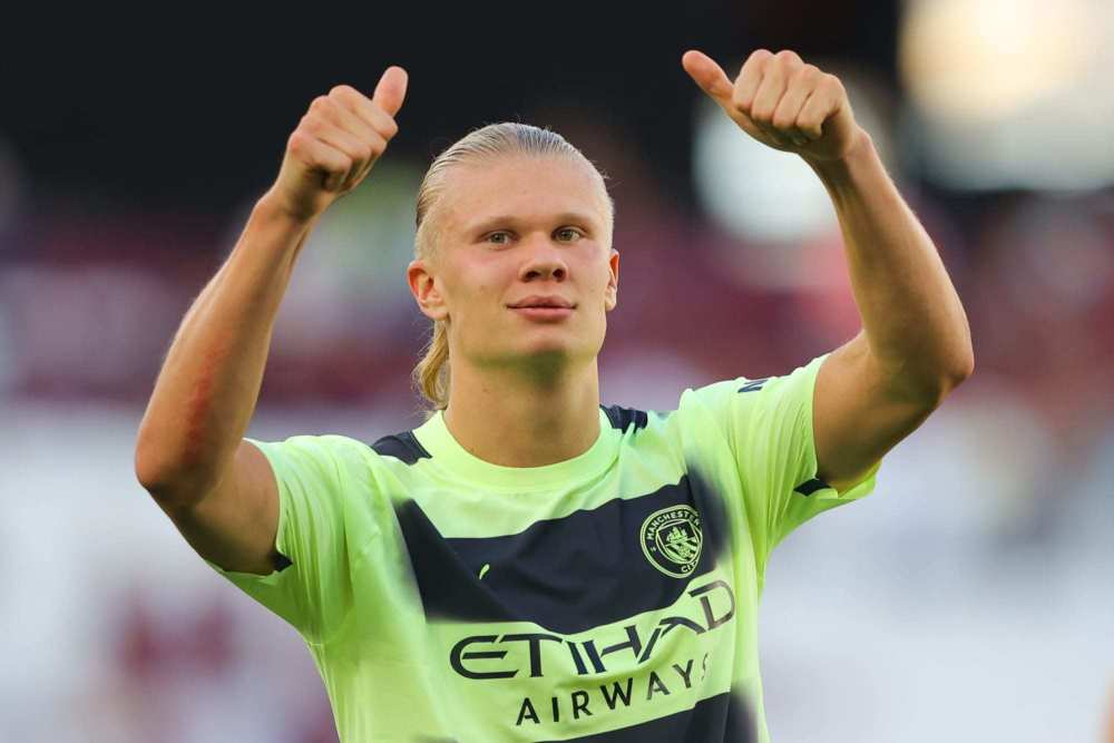 小麦半年前倒钩助那不勒斯夺冠，半年后倒钩助苏格兰进世界杯（小麦半年内两记倒钩：先助那不勒斯夺冠，后送苏格兰进世界杯）