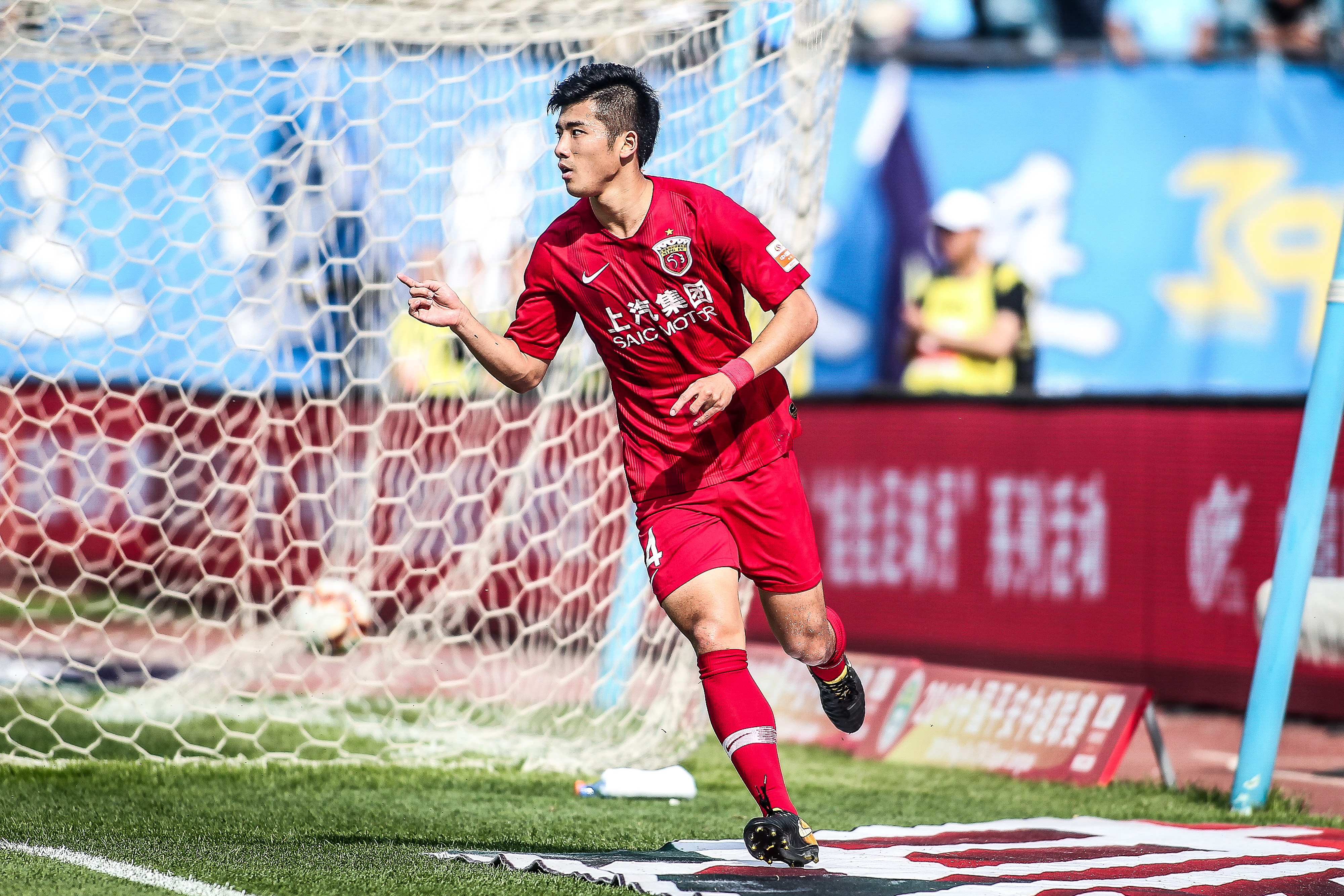 姆伯莫：能参加非洲杯是一件骄傲的事，我期待这一刻已经很久（姆伯莫：能踢非洲杯让我无比自豪，这一刻我已期盼良久）