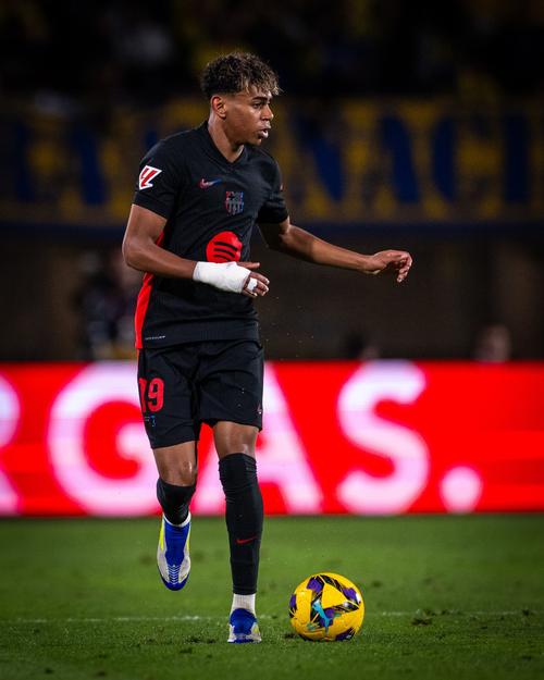 王博：过去荣耀已成历史，新赛季广厦以卫冕冠军姿态迎接挑战