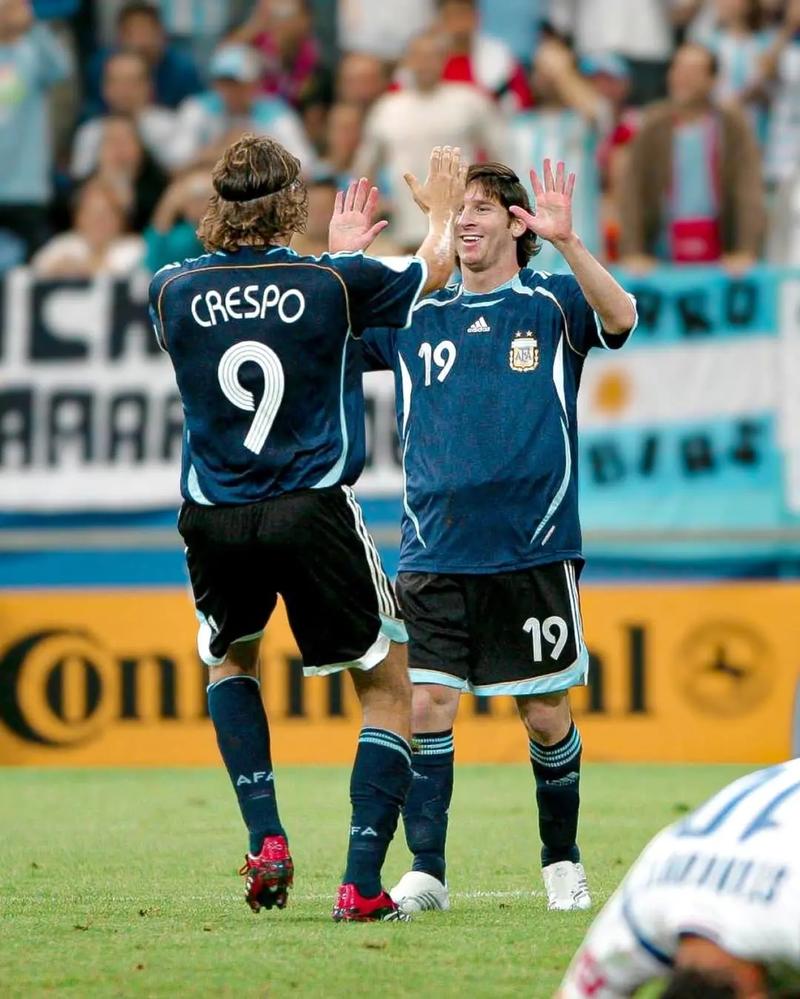 足球报：新鹏城下赛季目标是保级的基础上前进几名