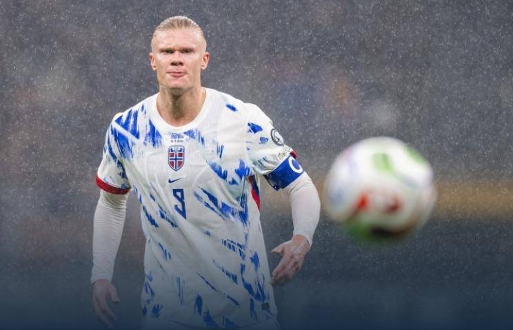 阿斯顿维拉客场4-3击败布莱顿，斩获8连胜，升至积分榜第三，距曼城仅1分，将于12月6日主场对阵阿森纳。