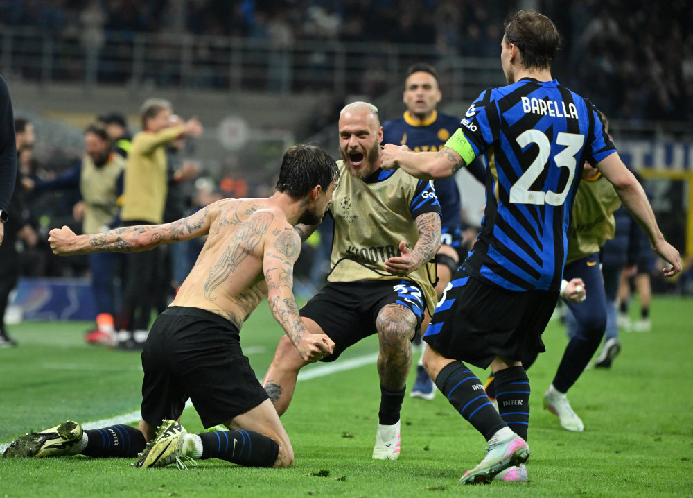 手感火热！里夫斯半场8中6贡献19分5篮板