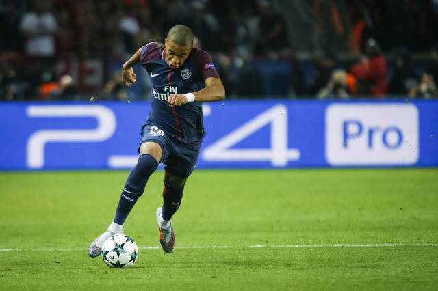 TA：埃利奥特融入维拉的进程较为缓慢，他需要更加沉着冷静