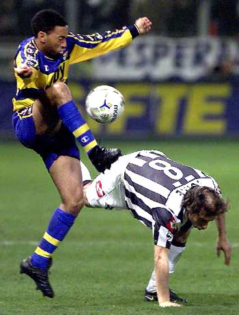 无缘直通世界杯后辞职，牙买加主帅：我认为我最好退居幕后（直通世界杯未果即辞职，牙买加主帅：我应退居幕后）