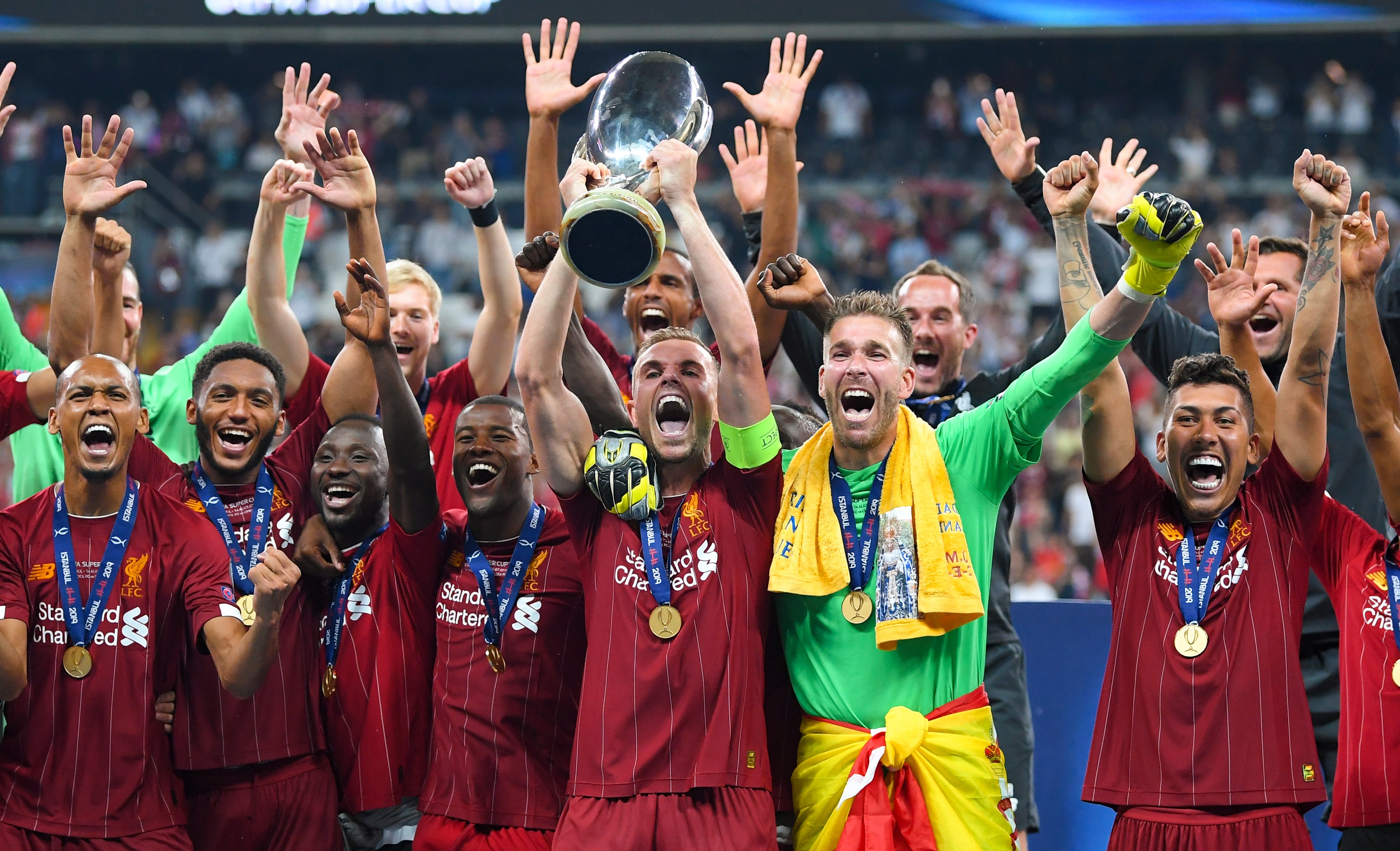 达万庆祝足协杯夺冠：我无比开心能实现这个将永存于心的梦想（达万庆贺足协杯夺冠：圆了铭记于心的梦想，我欣喜万分）