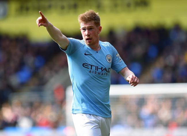 这下真是把足球踢成了艺术